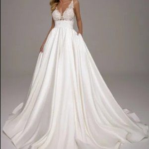 Wedding dress Tina Valerdi, shiny satin